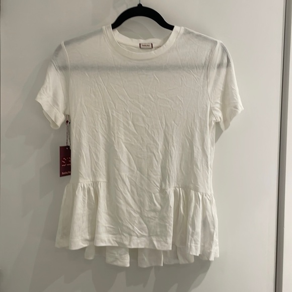 Aritzia Minerva t-shirt - Picture 1 of 3